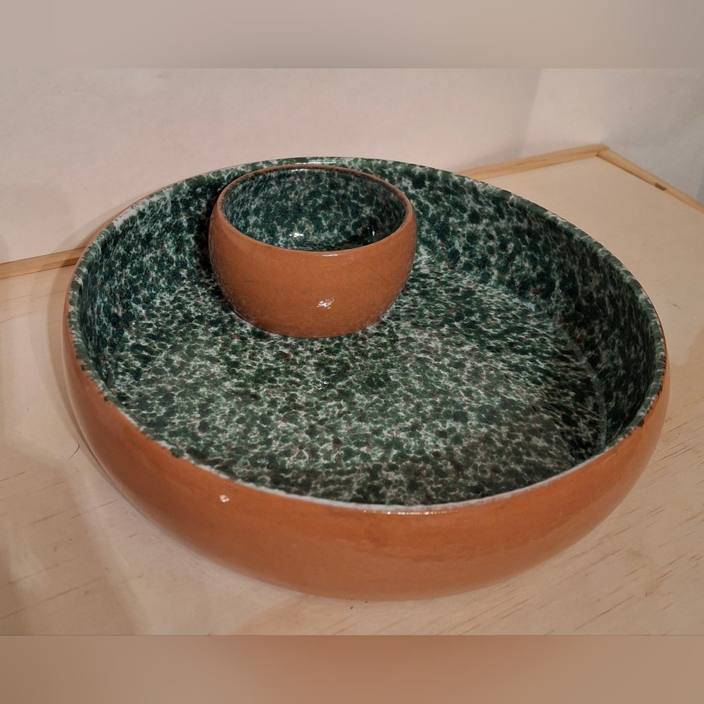 Indoor Outfitters Italian Terra Cotta Chip Dip Bowl Speckled Green Glaze 10x2.5"